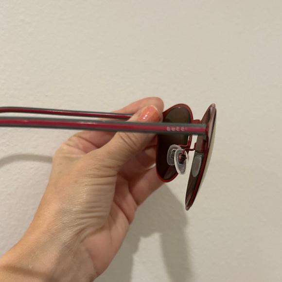 Gucci Red Sunglasses - light scratches and they do not affect visibility - Picture 2 of 11